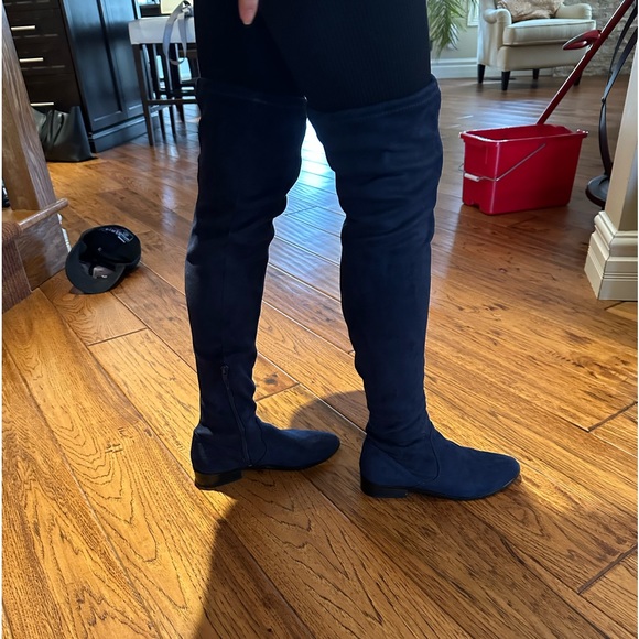 Over the knee suede boots from Aldo - Size 6 -
Navy Blue - Picture 4 of 6